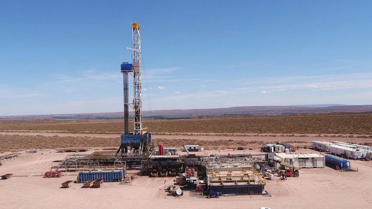 La Producción de Petróleo sigue lejos de su máximo histórico