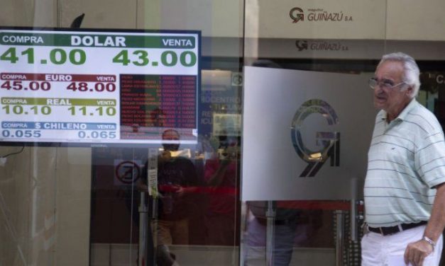 El Dólar saltó récord de $ 43,50 por incertidumbre interna y externa