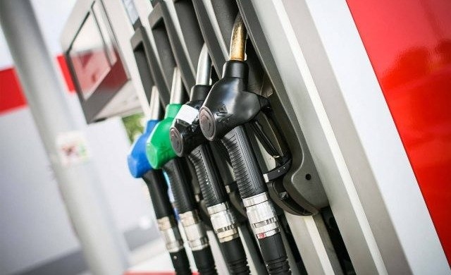 Petroleras ya negocian con Nación adelantar un AUMENTO del 6% para los combustibles
