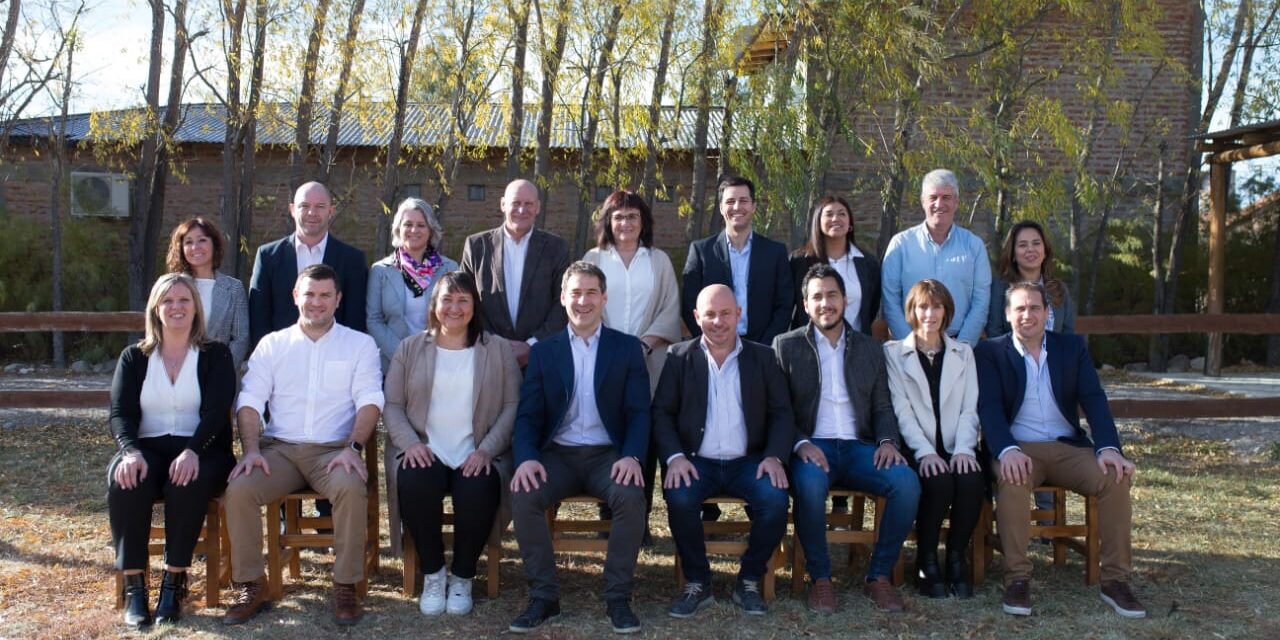 Luque y Sastre presentaron a la lista de candidatos a diputados provinciales que combina renovación y experiencia