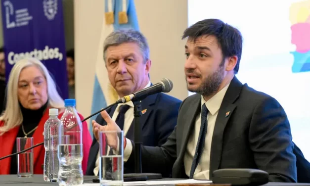 Proyecto del primer Código Electoral de Chubut fue presentado por el Gobernador Torres