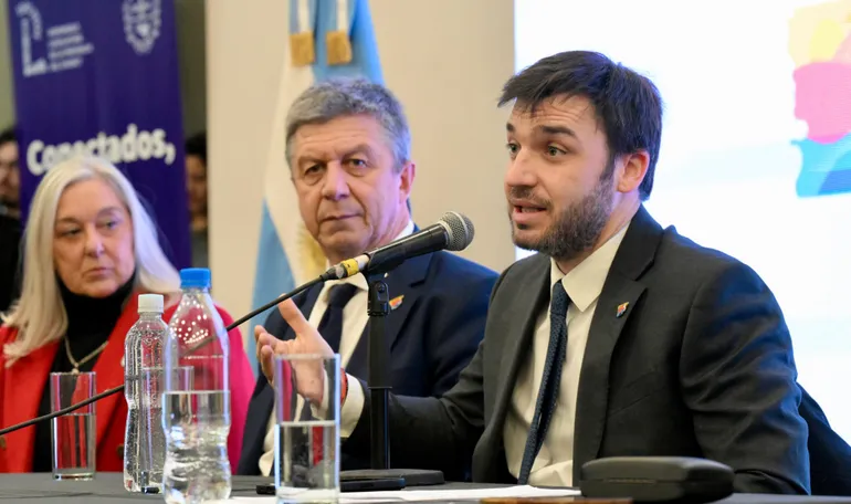 Proyecto del primer Código Electoral de Chubut fue presentado por el Gobernador Torres