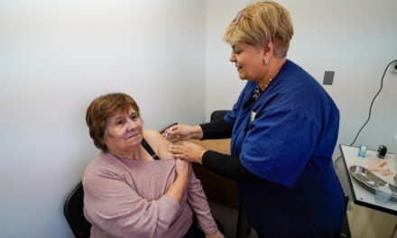 Comenzó la atención del tráiler de salud en barrio Pueyrredón