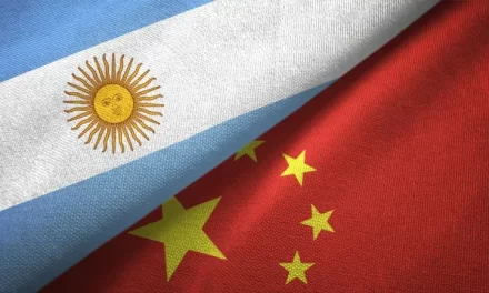 El gobierno de Milei flexibiliza el ingreso de chinos y dominicanos sin visa